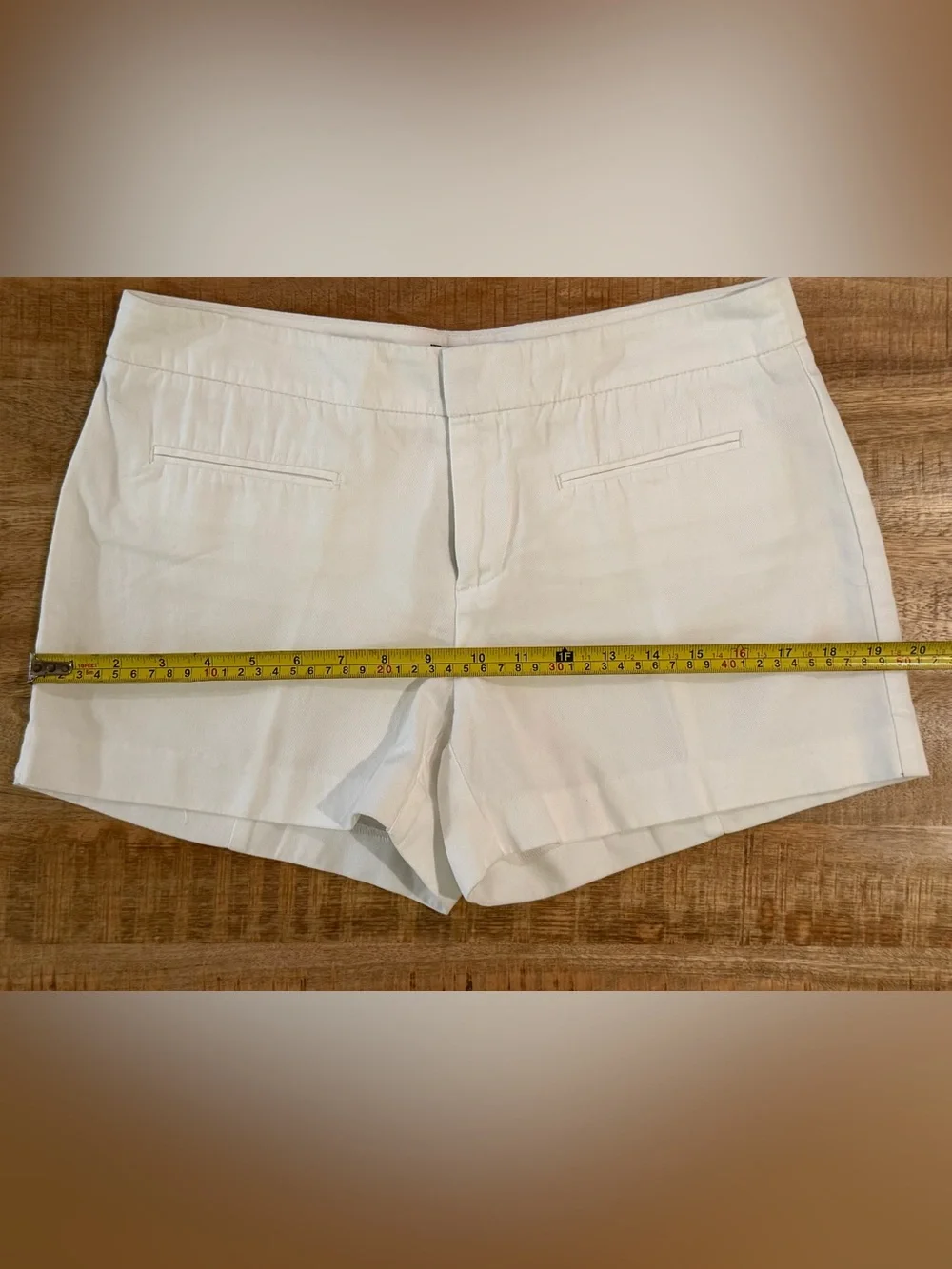 Gap White Tailored Shorts Women’s Size 2 Cotton Flat Front Casual Summer